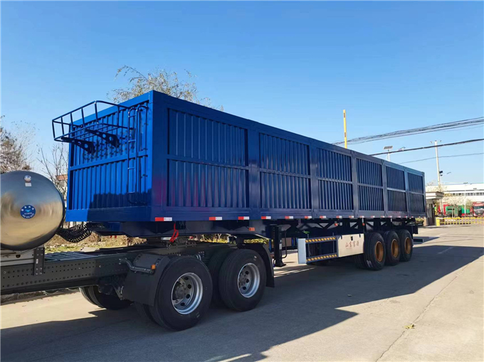 側(cè)翻自卸半掛車